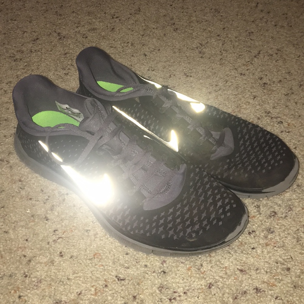 Black nike running shoes